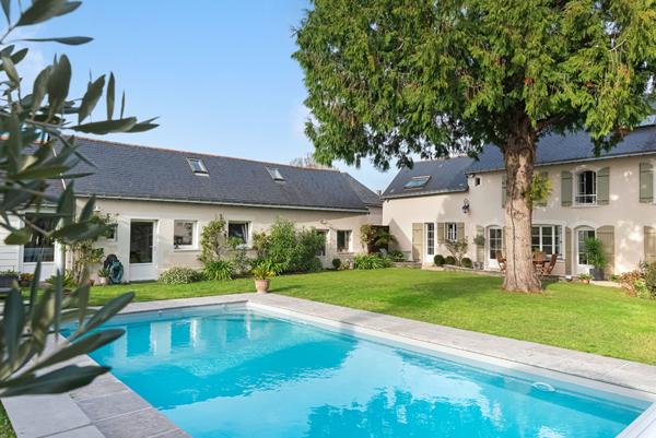 Maison Le Plessis Grammoire 5 pièce(s) 190 m2