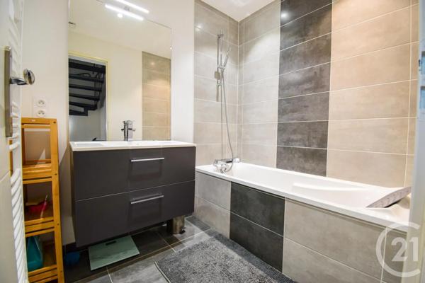 Appartement F4 à vendre  4 pièces - 108,52 m 2   ARNAS  - 69