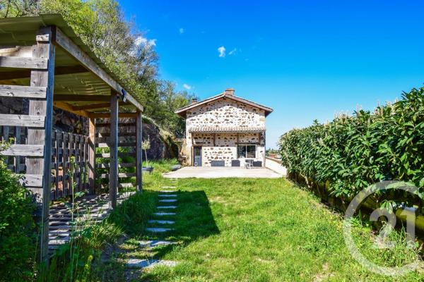 Appartement F4 à vendre  4 pièces - 108,52 m 2   ARNAS  - 69