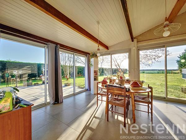 A vendre, maison de plain-pied à Saujon,137m², 8 pièces, sur un terrain d'environ 3900m²