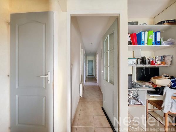 A vendre, maison de plain-pied à Saujon,137m², 8 pièces, sur un terrain d'environ 3900m²