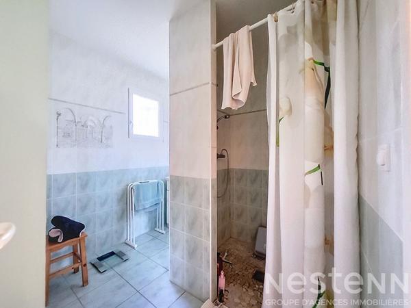 A vendre, maison de plain-pied à Saujon,137m², 8 pièces, sur un terrain d'environ 3900m²