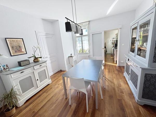 À vendre - Maison ancienne, 8 pièces située à Tours (37000)