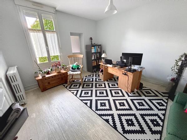 À vendre - Maison ancienne, 8 pièces située à Tours (37000)
