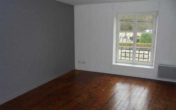 Maison à louer    4 pièces •  Presles-et-Thierny