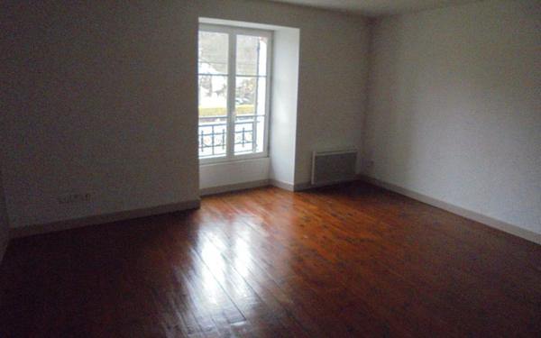 Maison à louer    4 pièces •  Presles-et-Thierny