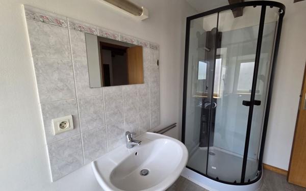 Immeuble à vendre    4 pièces • 78 m2 Badaroux