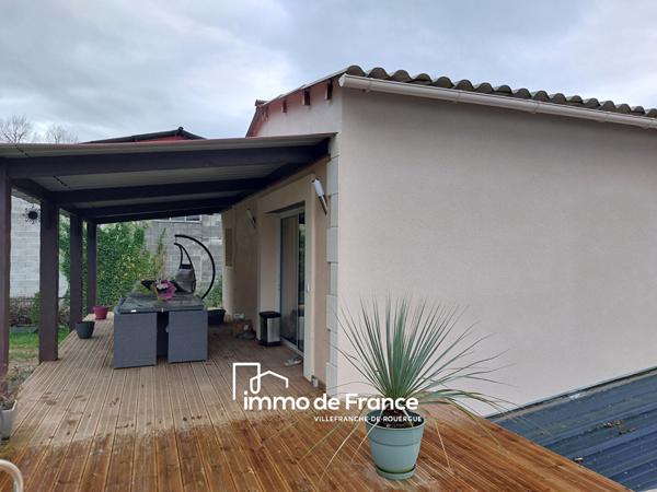 Maison T5 et entrepôt de 260m² sur terrain clos de 925m²