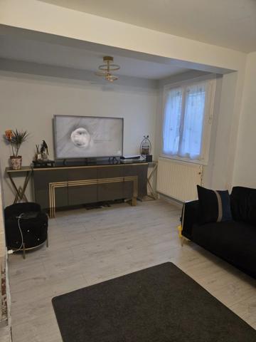 Maison 4 chambres avec garage et terrain clos