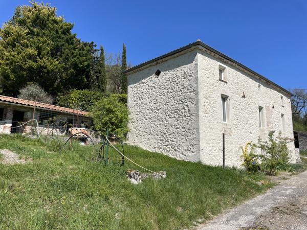 Propriété de charme à flanc de colline avec logements indépendants et vues imprenables