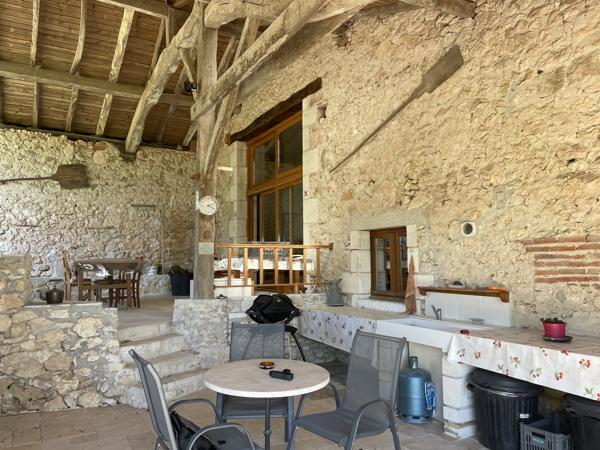 Propriété de charme à flanc de colline avec logements indépendants et vues imprenables