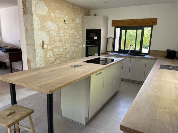 Propriété de charme à flanc de colline avec logements indépendants et vues imprenables