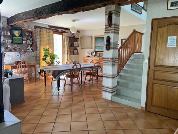 Propriété de charme à flanc de colline avec logements indépendants et vues imprenables