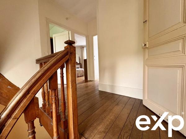 Maison de charme à fort potentiel, proche RER