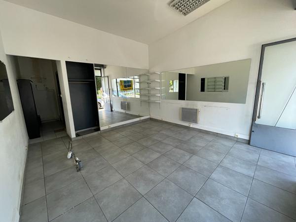 Location local commercial près de TARBES - 2 pièce(s) - 23 m² - 380 €/mois