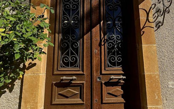 Maison à vendre    11 pièces •  Mende