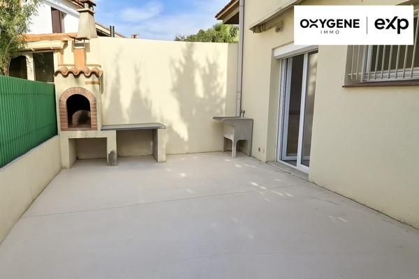 SAINT-ESTÈVE – Bel appartement en rez-de-chaussée entièrement rénové avec extérieurs