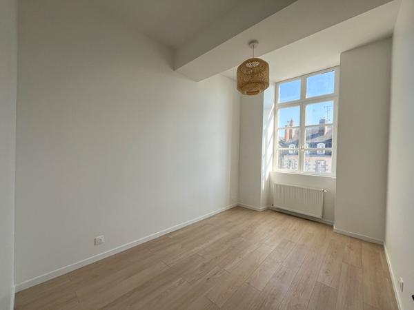 Appartement T4 entièrement rénové - CENTRE VILLE
