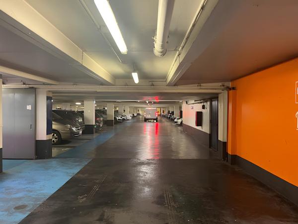 À vendre - Parking sécurisé dans "Le Triangle", en plein centre-ville