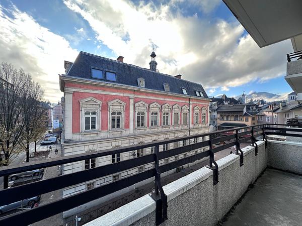 Appartement 5 pièces à vendre en hyper centre-ville de Chambéry