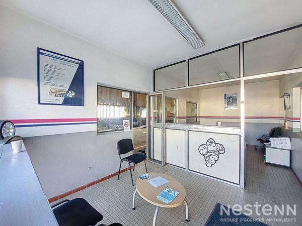 A Vendre Local Commercial d'une superficie totale de 580 m² sur un axe passant de Condom