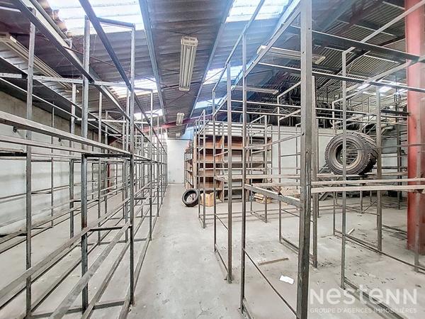 A Vendre Local Commercial d'une superficie totale de 580 m² sur un axe passant de Condom