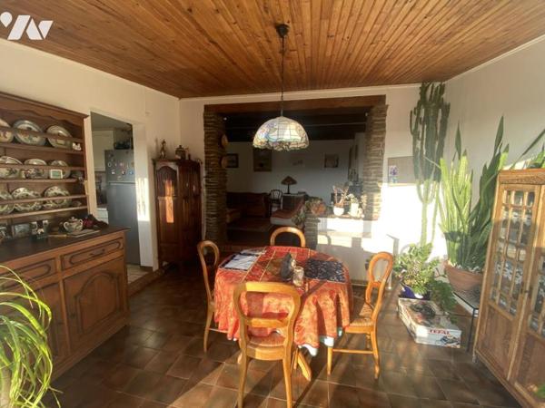 MAISON T4/5 AVEC VUE MER, PISCINE, GARAGE ET ATELIER SUR 2185 M² DE TERRAIN EN RESTANQUES