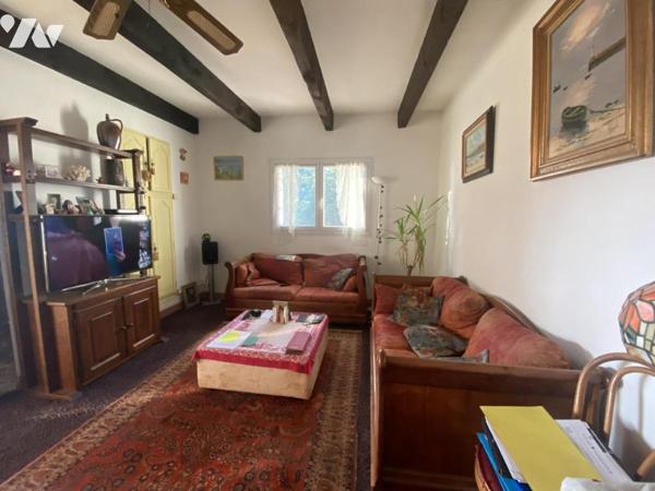 MAISON T4/5 AVEC VUE MER, PISCINE, GARAGE ET ATELIER SUR 2185 M² DE TERRAIN EN RESTANQUES