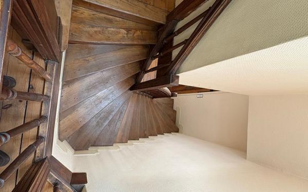 Maison à vendre    6 pièces • 104,19 m2 Toulouse