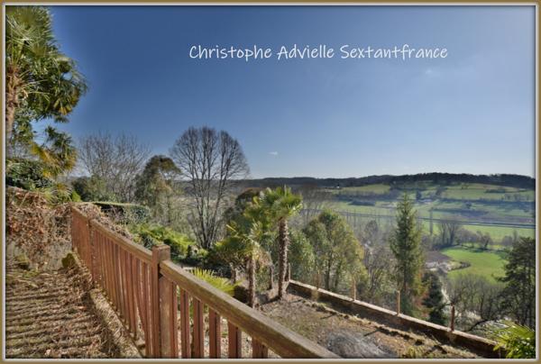 Bergerac 30 MN, dans un des plus beaux villages de France, maison avec 3 appartements sur 2 niveaux,jardin,  vue panoramique