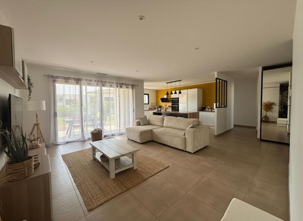 Proche CARCASSONNE, Maison contemporain de plain pied avec garage