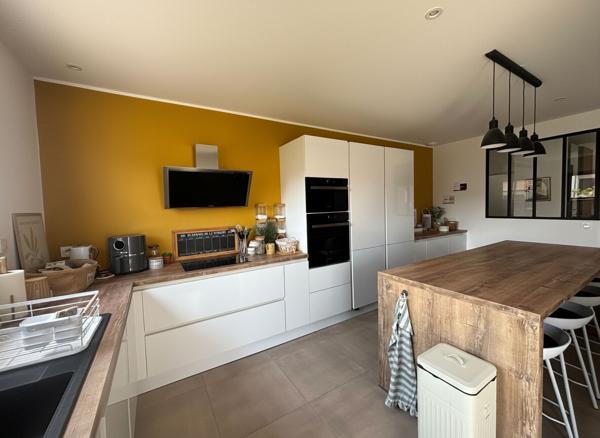 Proche CARCASSONNE, Maison contemporain de plain pied avec garage
