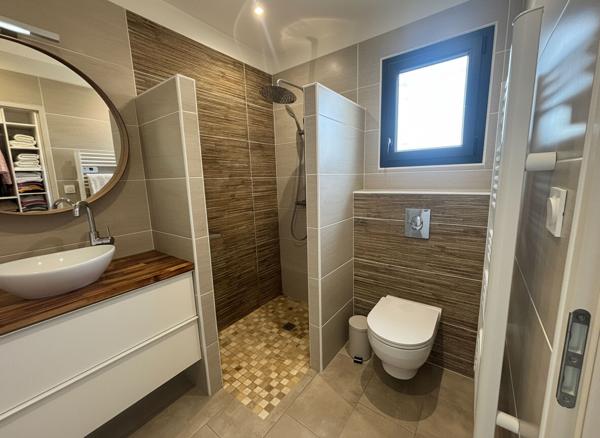 Proche CARCASSONNE, Maison contemporain de plain pied avec garage