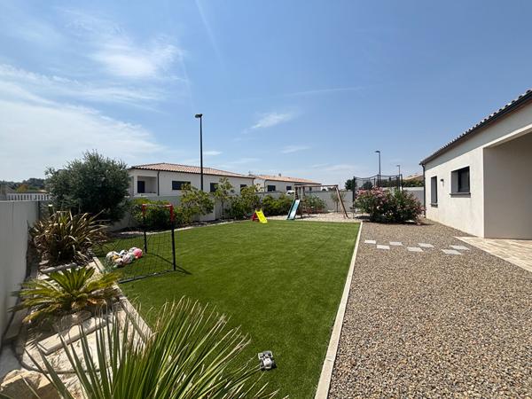 Proche CARCASSONNE, Maison contemporain de plain pied avec garage