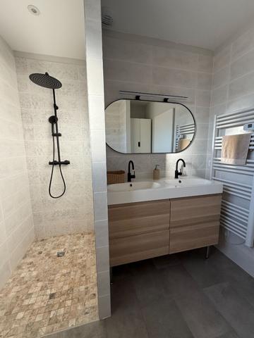 Proche CARCASSONNE, Maison contemporain de plain pied avec garage