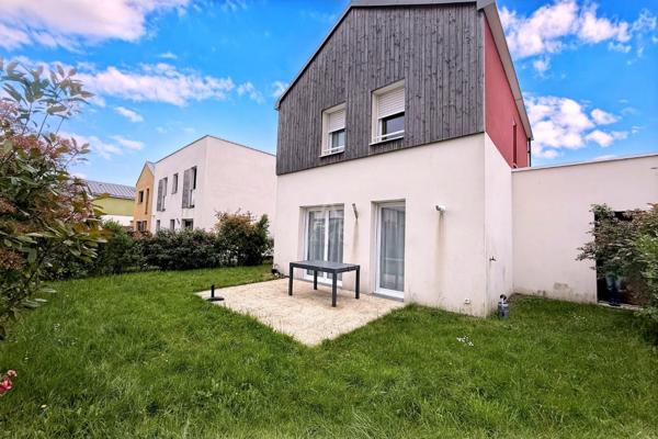 Maison  de 2019  de surface 80m2, , sur parcelle de 273 m2, Type T4 Jardin et Garage à Liffré proche de Rennes Est
