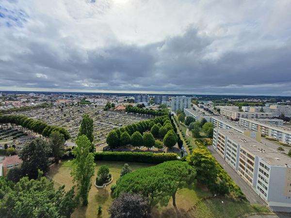 Appartement à louer La Roche Sur Yon : 5 pièces, 107m² avec 3 chambre(s) à 990€ - AJP Immobilier La Roche-sur-Yon
