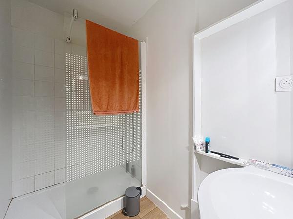 Appartement à louer La Roche Sur Yon : 5 pièces, 107m² avec 3 chambre(s) à 990€ - AJP Immobilier La Roche-sur-Yon