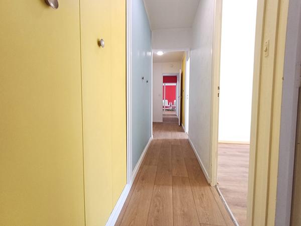 Appartement à louer La Roche Sur Yon : 5 pièces, 107m² avec 3 chambre(s) à 990€ - AJP Immobilier La Roche-sur-Yon