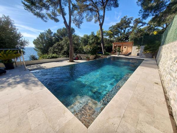 VILLA SAINT RAPHAEL ATYPIQUE FACE MER- VUE PANORAMIQUE - COUP DE COEUR