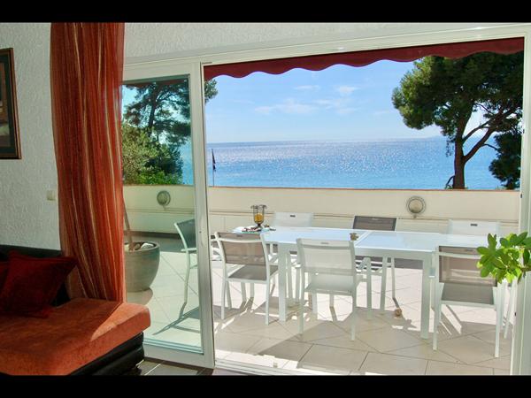 VILLA SAINT RAPHAEL ATYPIQUE FACE MER- VUE PANORAMIQUE - COUP DE COEUR