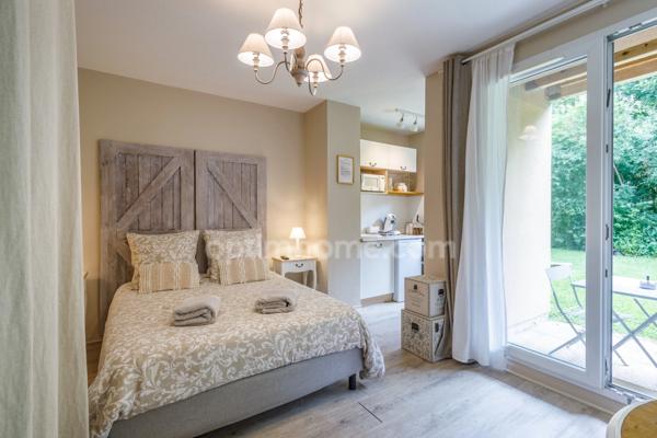 Proximité immédiate de Honfleur - Charmant T1 Bis – 22.15 m2 - Plain pied - Terrasse - Parking - Résidence avec piscine