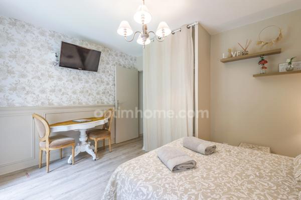 Proximité immédiate de Honfleur - Charmant T1 Bis – 22.15 m2 - Plain pied - Terrasse - Parking - Résidence avec piscine