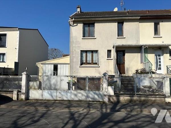 Pavillon de type 5 pièces, édifiées sur un terrain de 401 m²