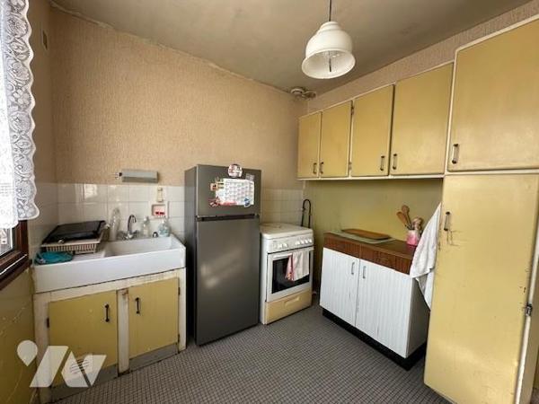 Pavillon de type 5 pièces, édifiées sur un terrain de 401 m²