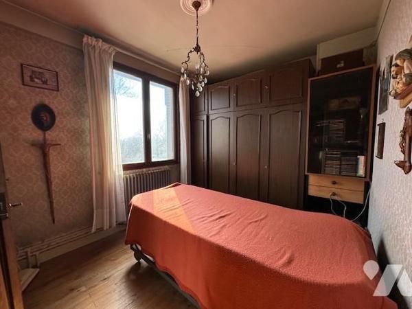 Pavillon de type 5 pièces, édifiées sur un terrain de 401 m²