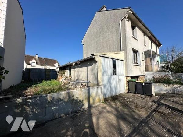 Pavillon de type 5 pièces, édifiées sur un terrain de 401 m²