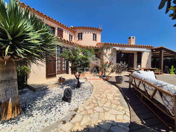 Maison 4 faces avec jacuzzi à vendre à Saint-Cyprien plage