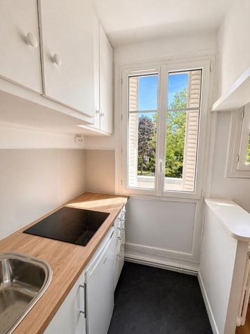 Appartement Courbevoie 1 pièce(s) 16.2 m2
