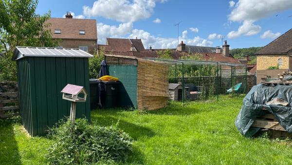 Charmante maison de village à vendre 5 pièces avec jardin à L'ISLE SUR SEREIN (89)